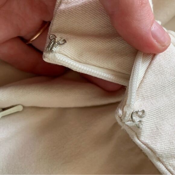 Chico's Slimming Straight Leg Side Zip Women's Professional Cropped Pant Ivory - Picture 4 of 9